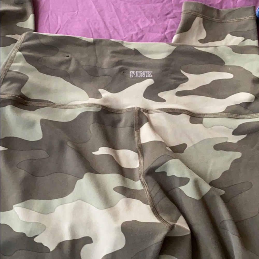 Pink camo legging